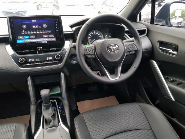 Toyota Corolla Cross Hybrid - Image 2